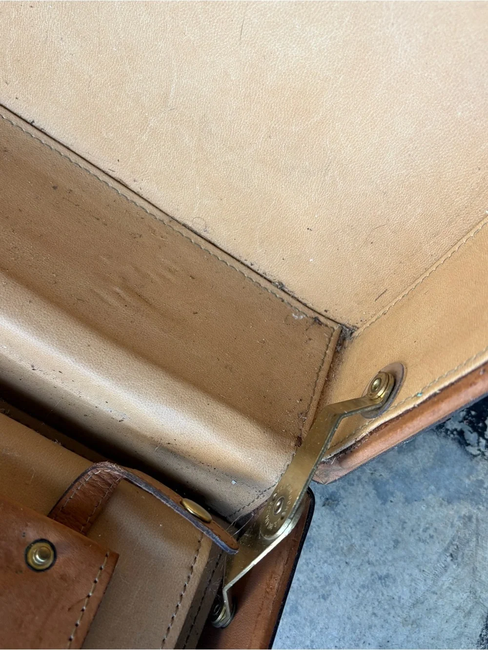 Vintage Hartmann Hard Sided Tan Belting Leather Briefcase Combination Lock  Good